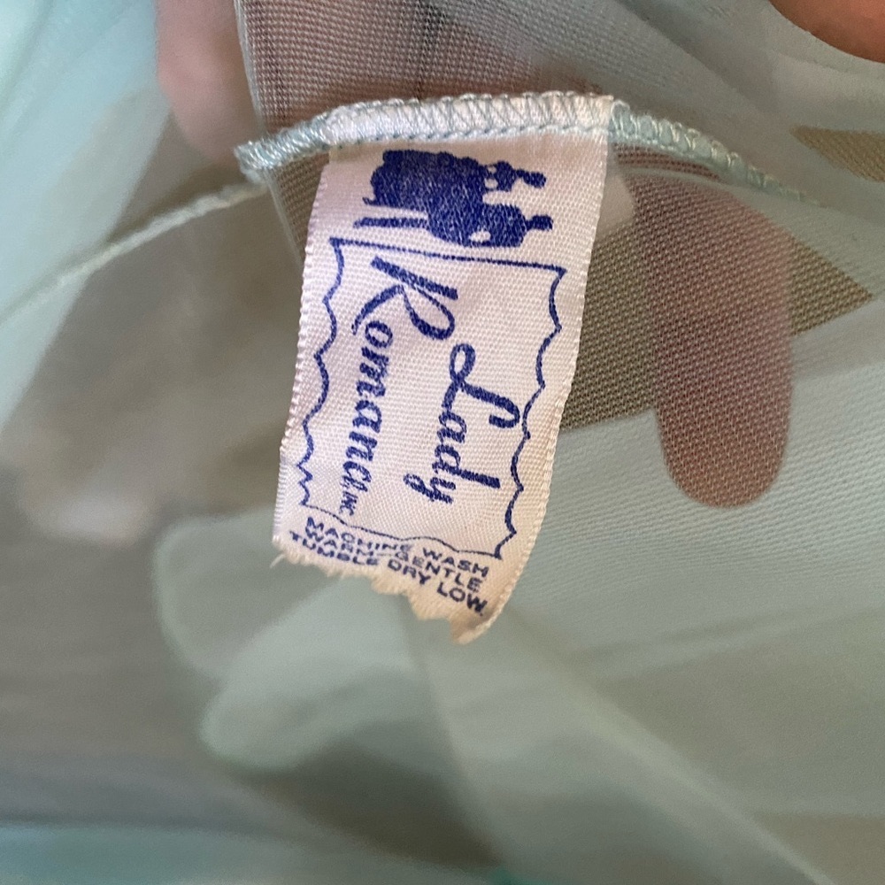 Vintage Peignoir Negligee Set - Picture 5 of 15